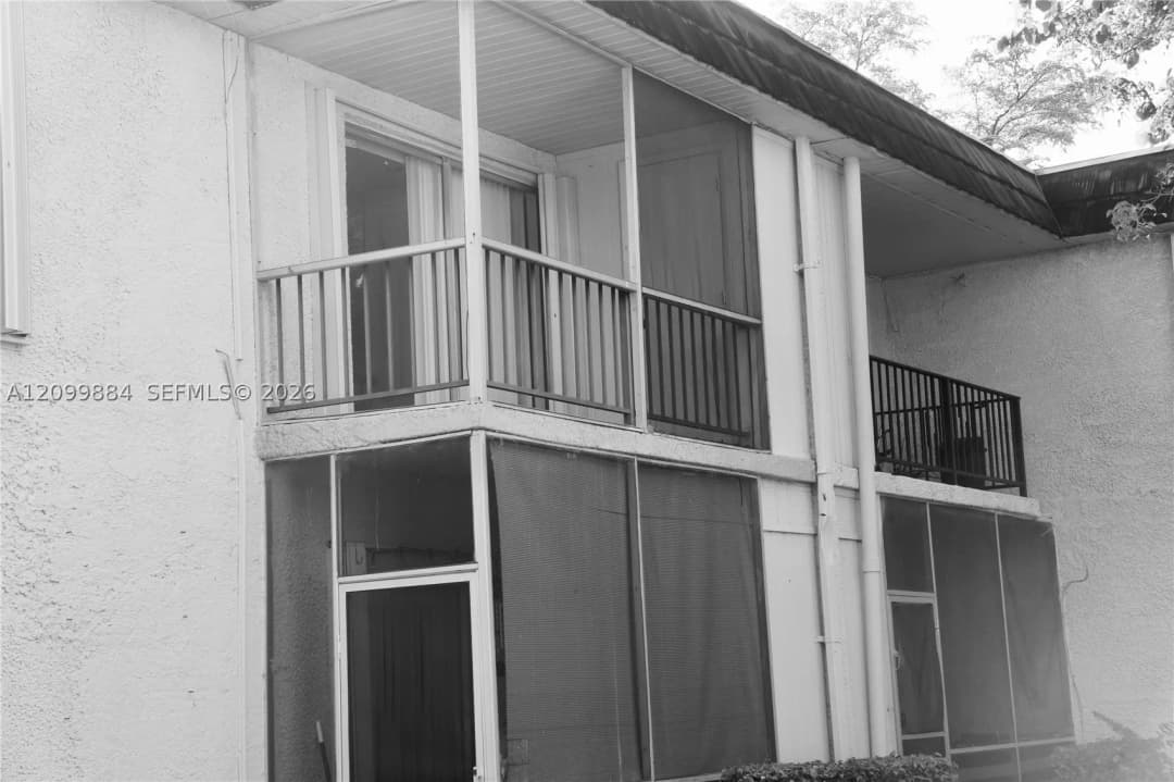 10393 N Kendall Dr U8, Miami, Florida 33176